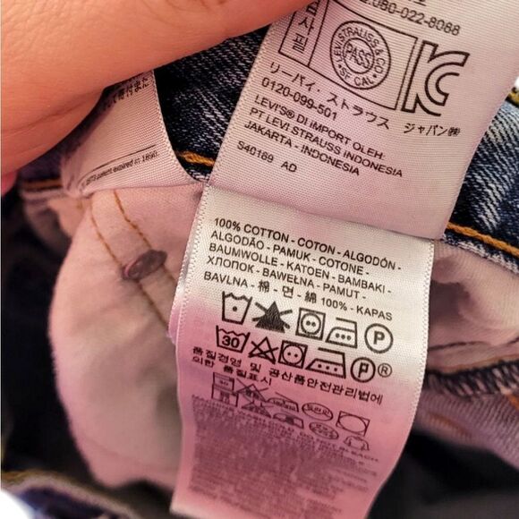 Levi's Light Wash 550 Distressed Jeans Size 36x36 - Picture 7 of 7